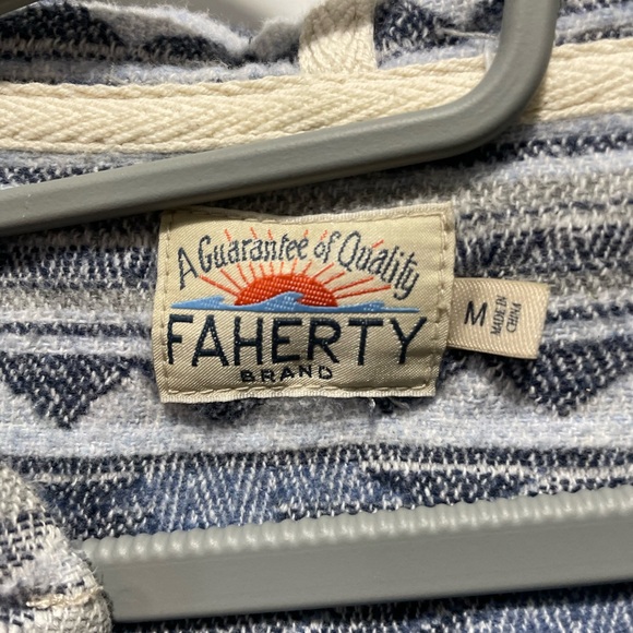 Faherty Pacific hooded Poncho Twilight Glacier Size Medium - Picture 4 of 7